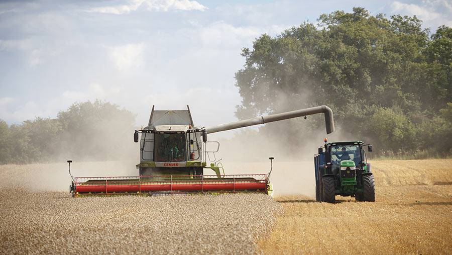 What UK Farmers Should Know About Agricultural Telehandler Hire in 2025